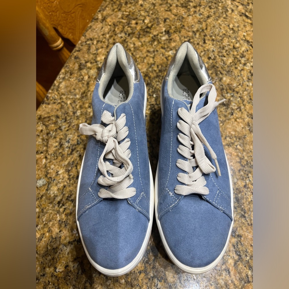 Perugia WOMENS size 9